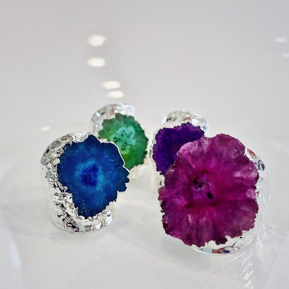 COLORFUL GEODE STATEMENT RING - Picture 3 of 10